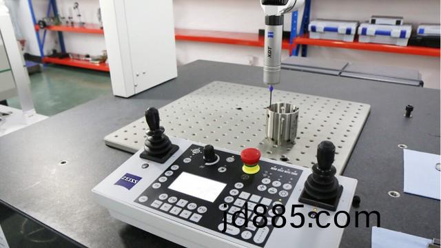 衡量动平衡机精度的主要指标是什么？