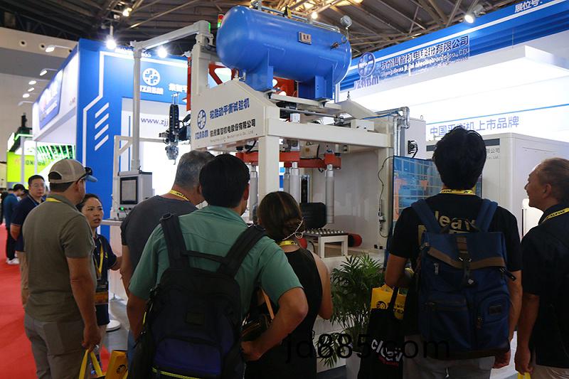 杭州集智轮胎轮毂展会现场